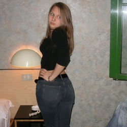 20251017-Amatőr-szex-tini-Judit (11).jpg