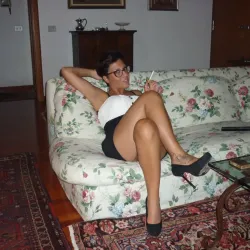 2026-Amatőr szexképek-Mona (66).webp