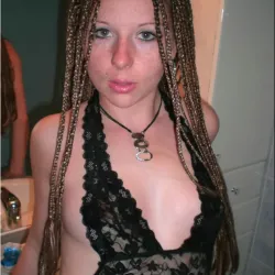 20260627-Amatőr szexképek-Voros-2 (35).webp