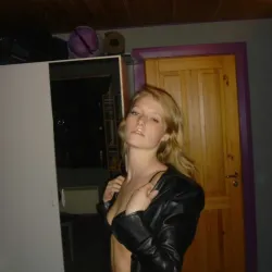 20260712-Amatőr szexképek-Inge (7).webp
